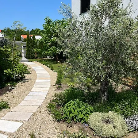House In With Swimming Pool, Bratislava Villa *