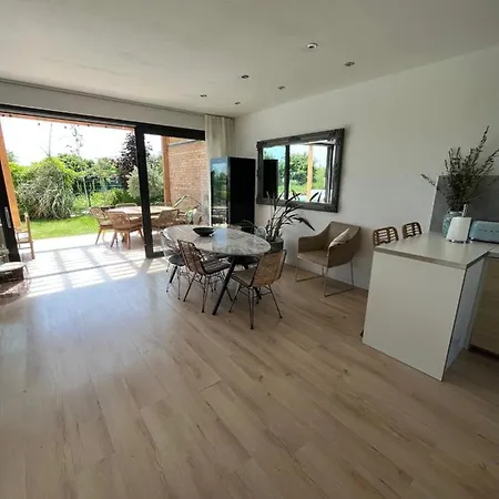 Villa House In With Swimming Pool, Bratislava